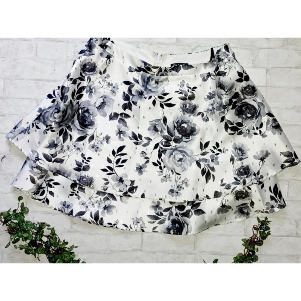 City Vibe Floral Skirt With Hints of Holographic